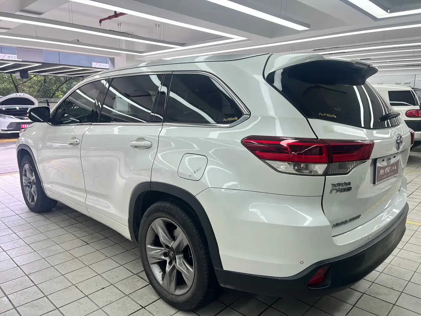 TOYOTA HIGHLANDER