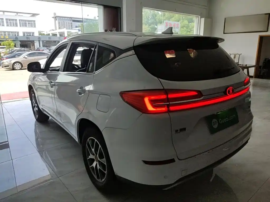 صورة 23 - BYD Song