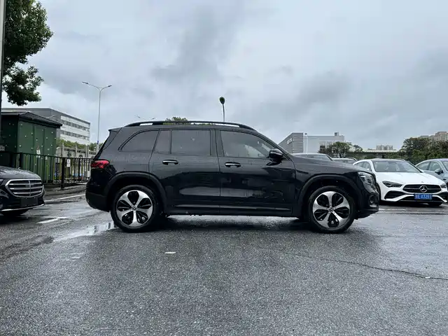 Mercedes-Benz GLB 2023 GLB 220 4MATIC — фото 4