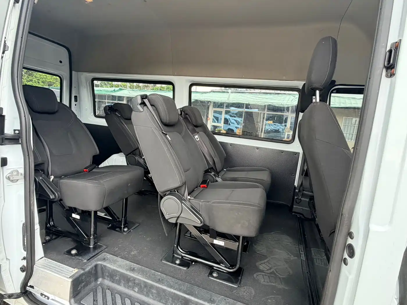 Jiangling JMC Fushun 2024 2023 Model 2.0T Automatic Medium Wheelbase Medium Roof Commercial MPV 6 Seats
