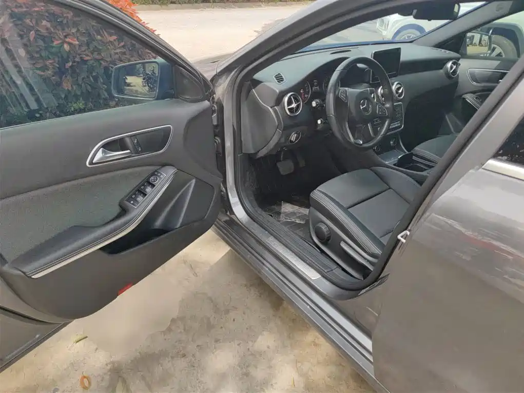 Mercedes-Benz A-Class (Import) 2017 Facelift A 200 Dynamic фото 9