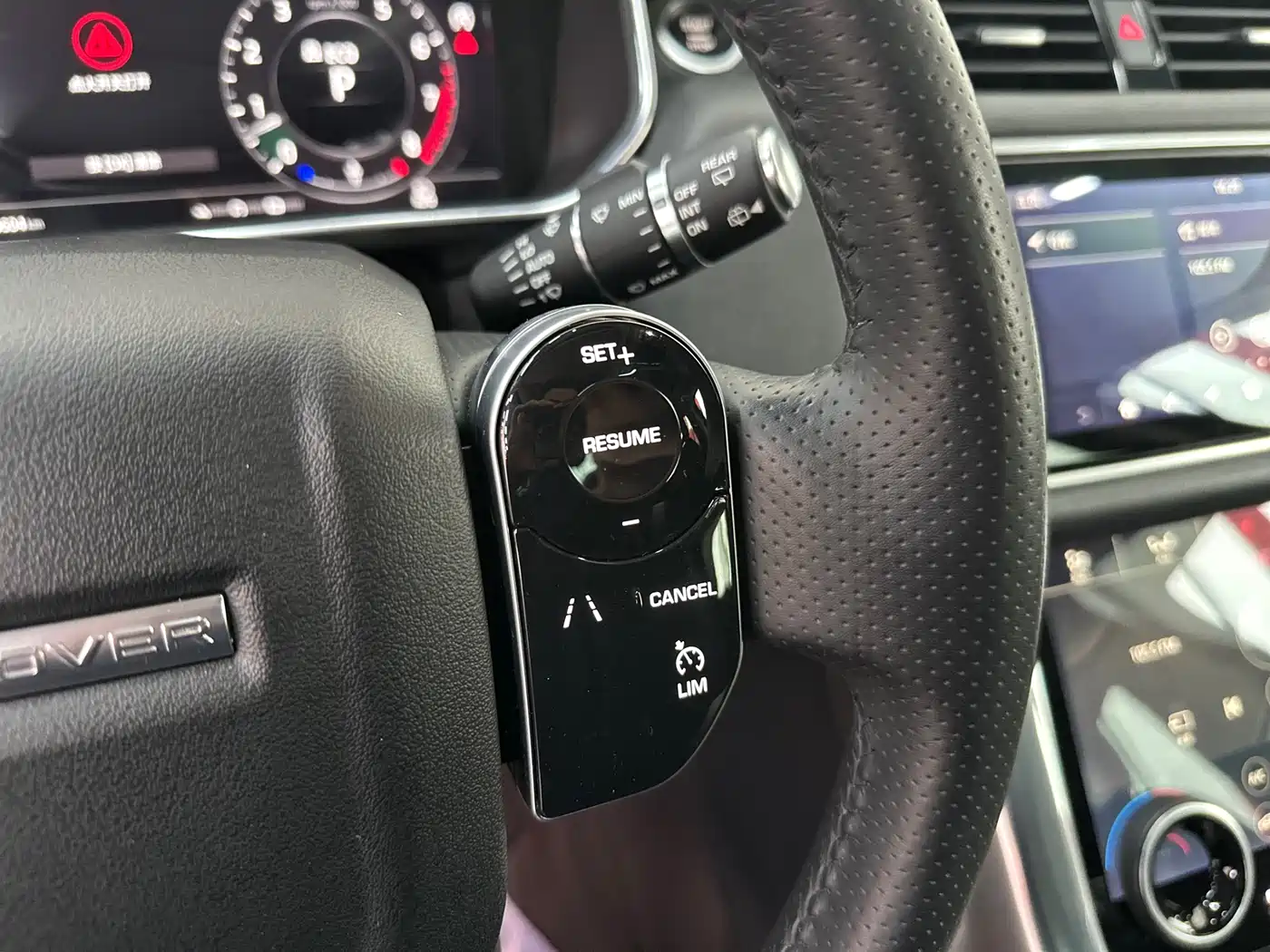 Land Rover Range Rover Sport 2020 3.0 L6 SE фото 7