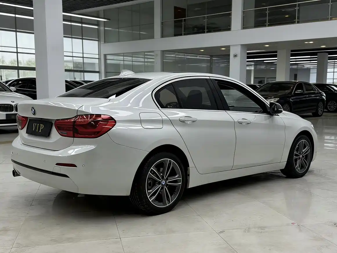 BMW 1 Series 2018 118i Fashion Edition фото 7