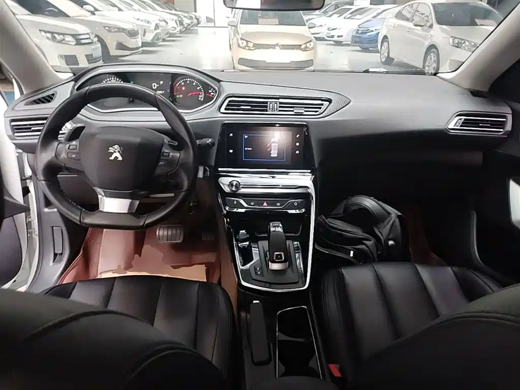 Peugeot 308 2019 230THP Automatic Luxury Edition China VI фото 10
