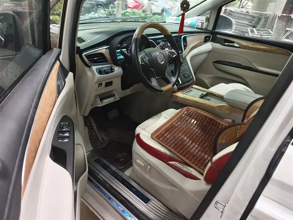 Buick GL8 2018 ES 28T Comfort Type China VI фото 14