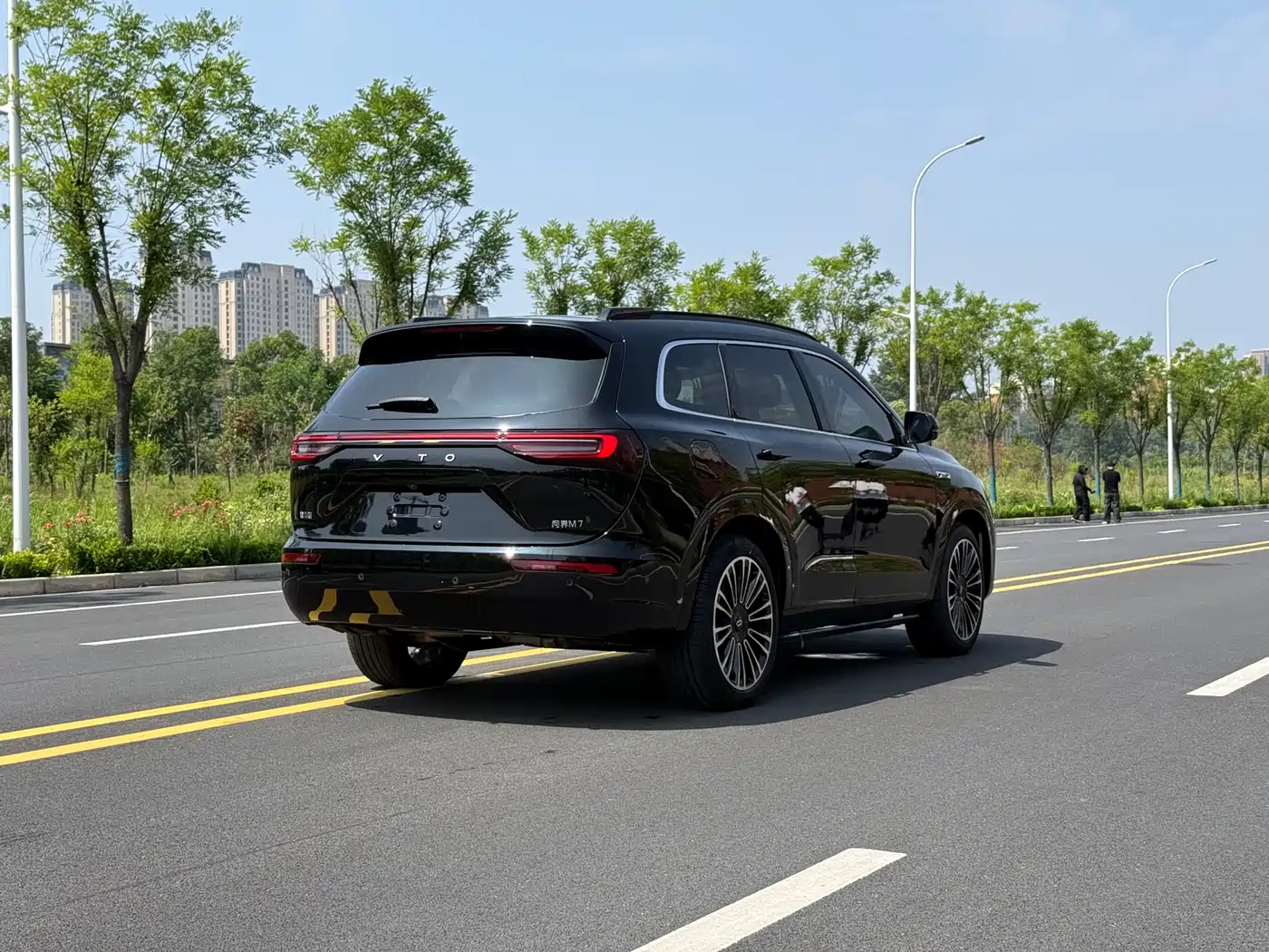 AITO Wenjie AITO M7 2024 1.5T Smart Drive RWD Ultra 6-seater фото 7