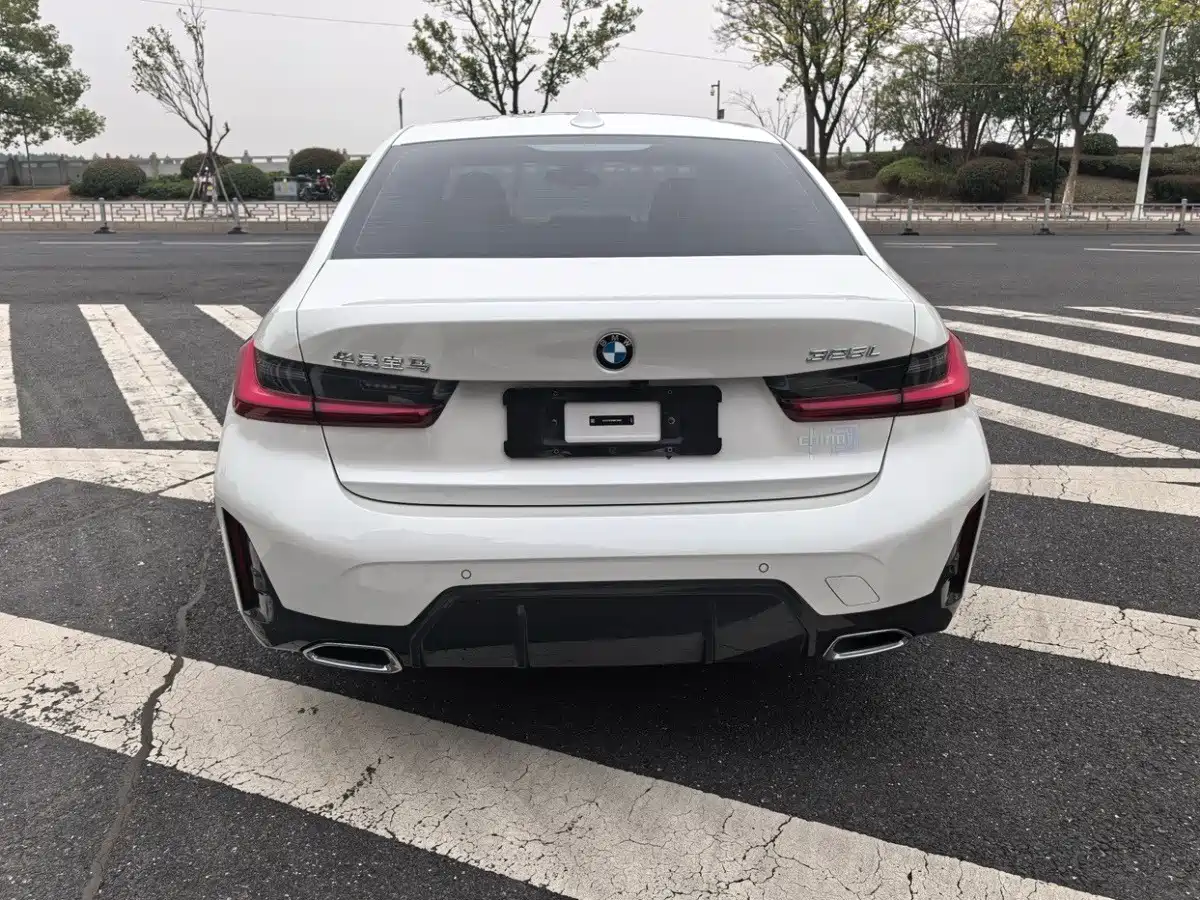 BMW 3 Series 2024 325Li M Sport Package фото 9