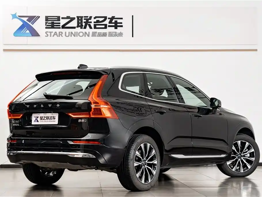 Фото 7 - Volvo XC60