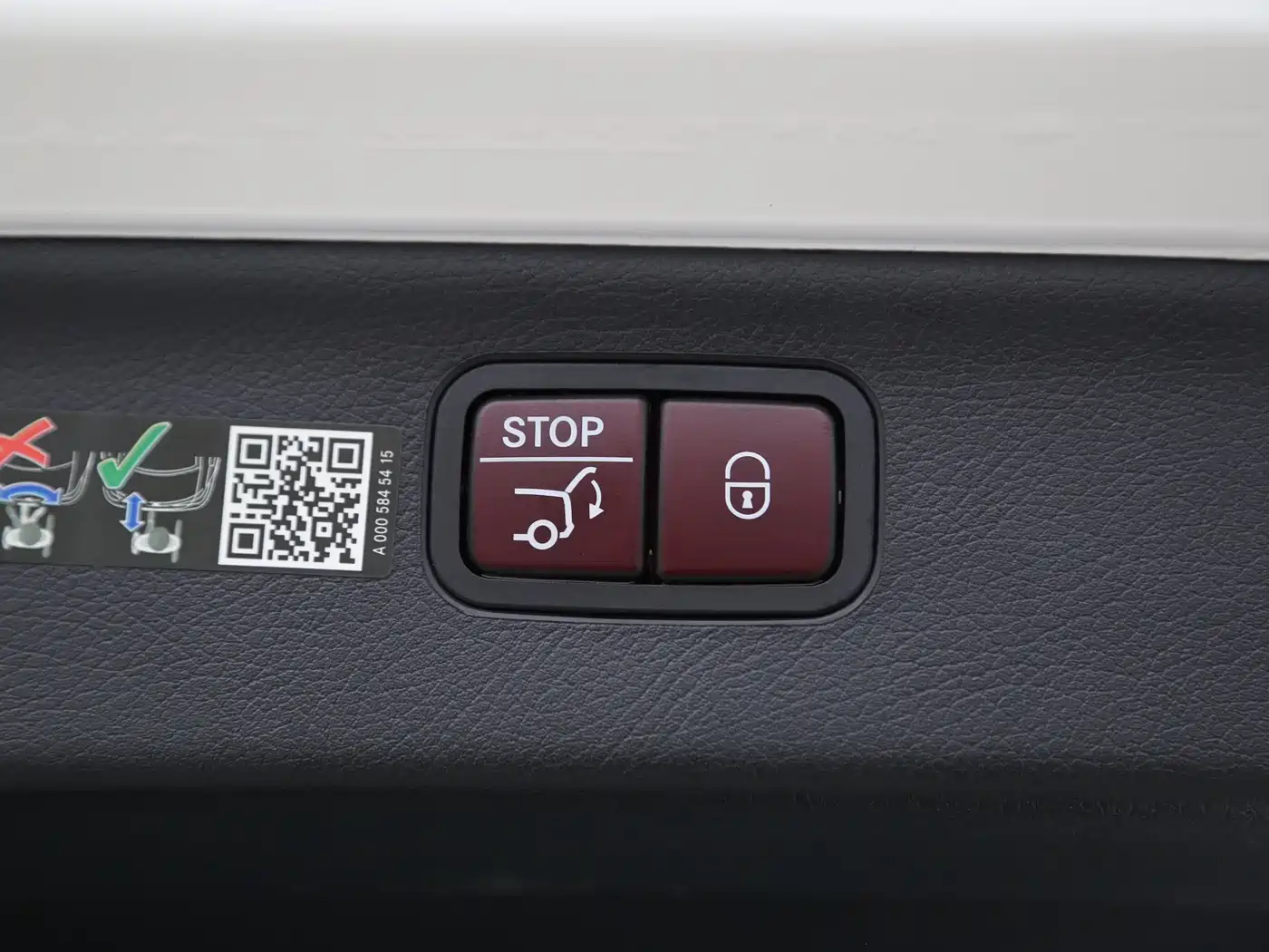 Mercedes-Benz EQS SUV 2023 450+ фото 12