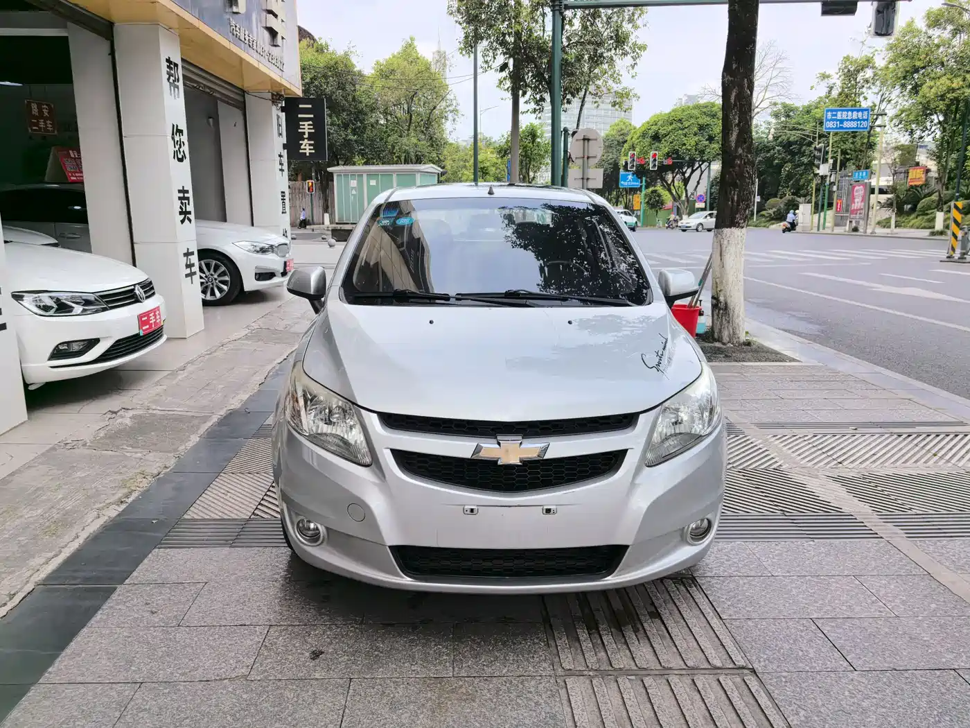 Chevrolet Sail 2013 Sedan 1.4L Manual Premium Happiness Edition фото 2