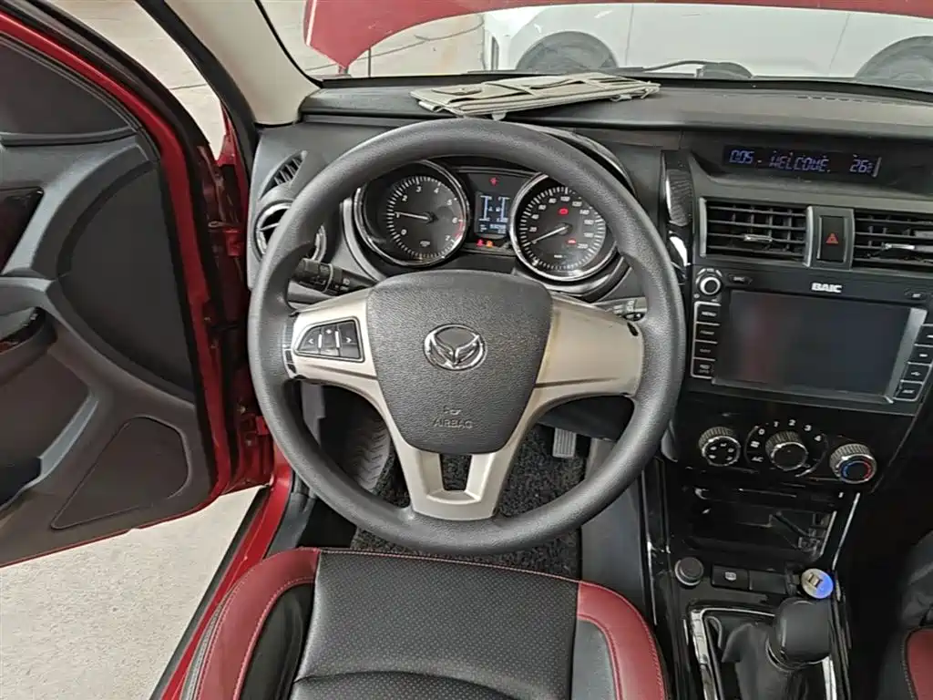 صورة 11 - BAIC Huansu S3