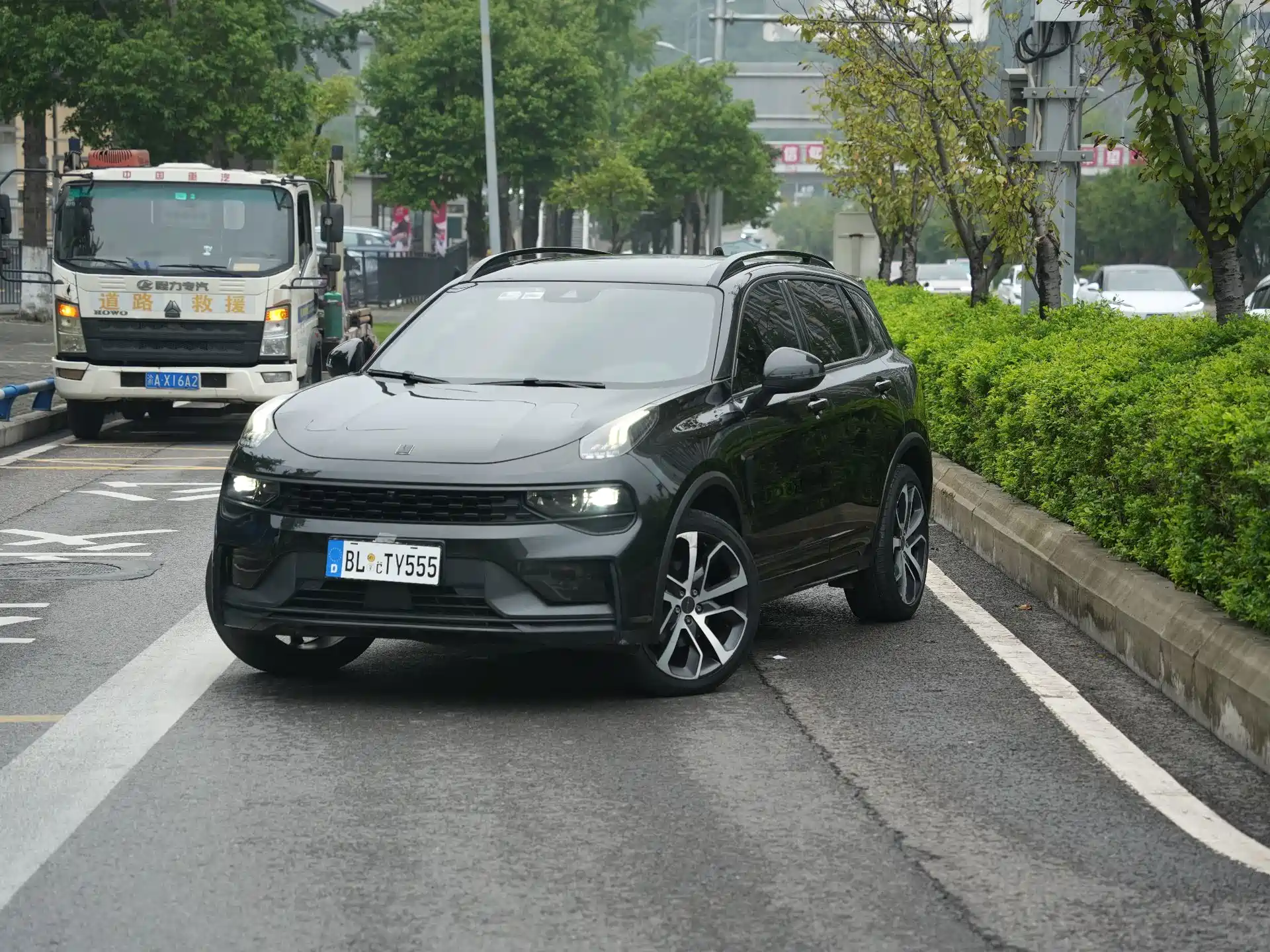 Photo 1 - Lynk & Co 01
