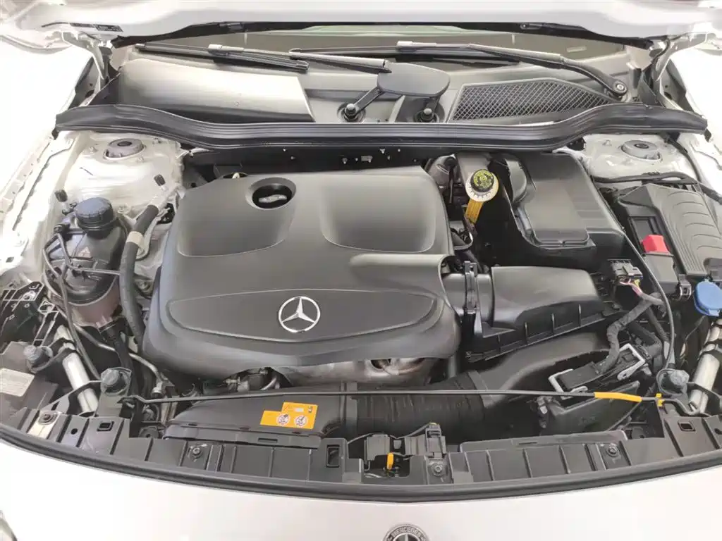 Mercedes-Benz GLA 2017 GLA 200 Dynamic фото 14