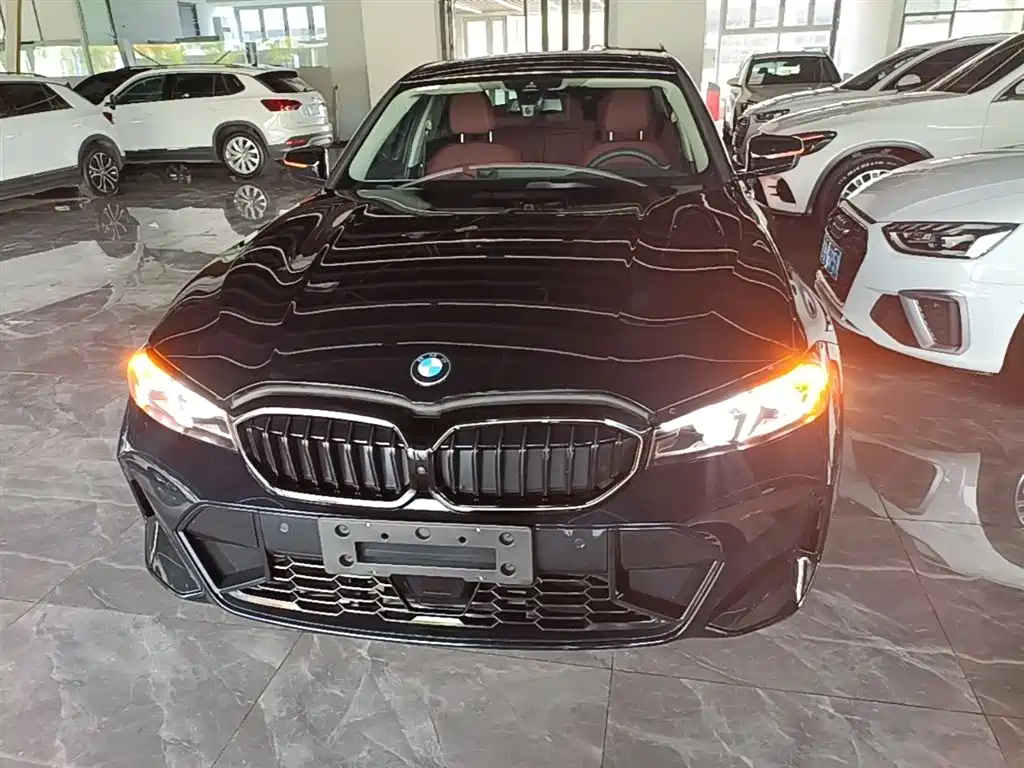 BMW 3 Series 2025 330Li M Sport Night Edition фото 3