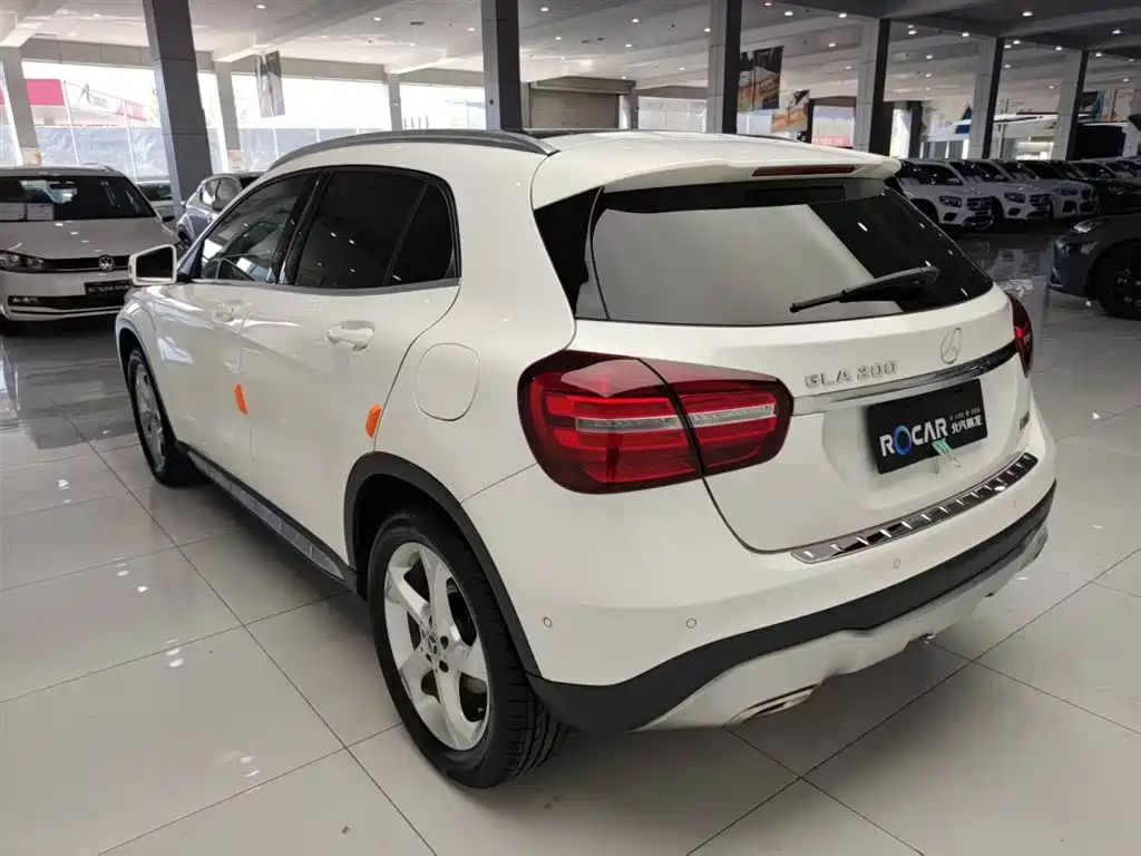 Mercedes-Benz GLA 2017 GLA 200 Dynamic фото 30