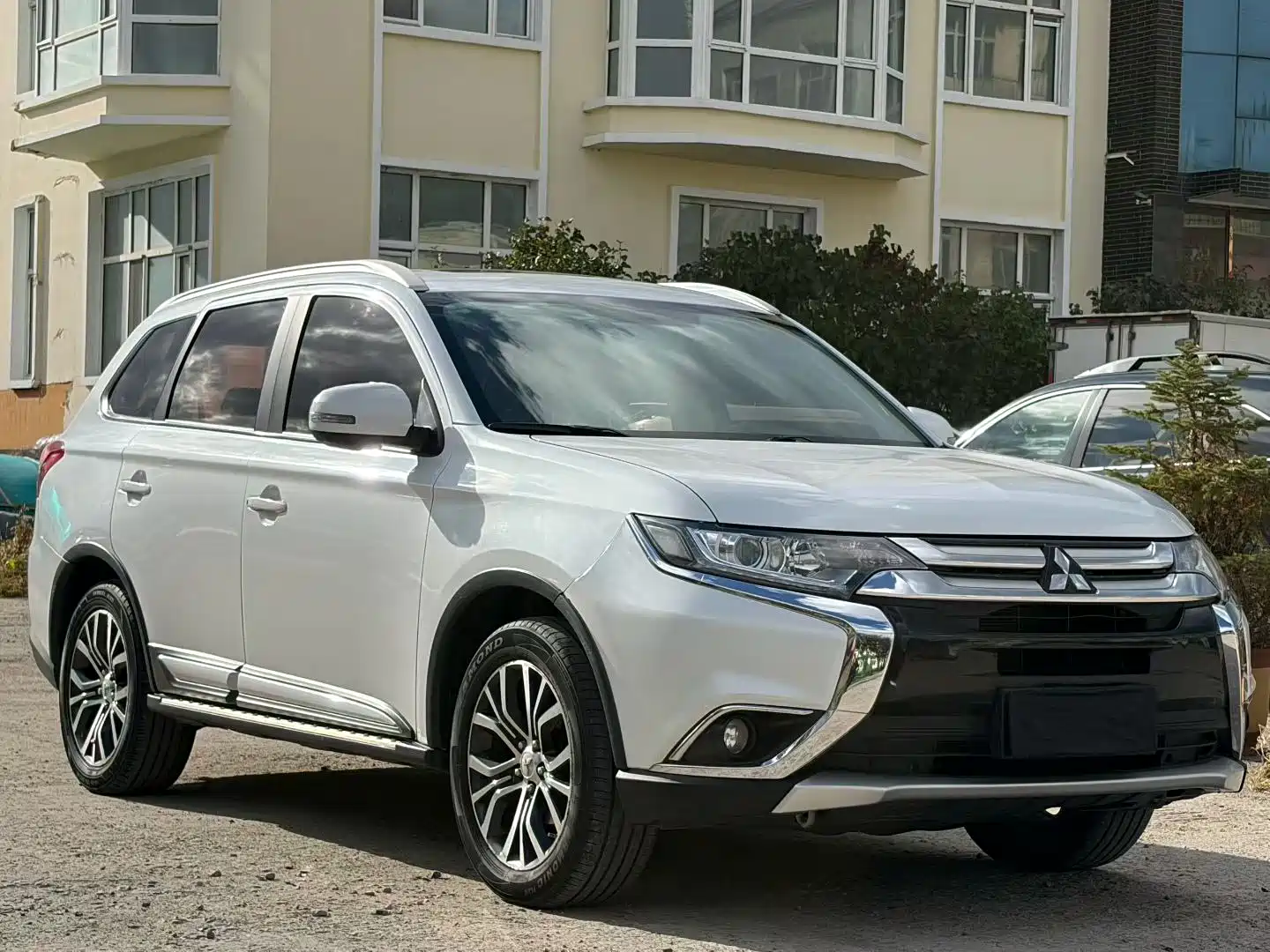 Фото 3 - Mitsubishi Outlander