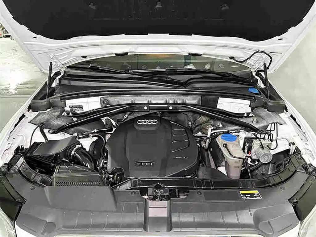 Audi Q5 2018 2017 Plus 40 TFSI Technology