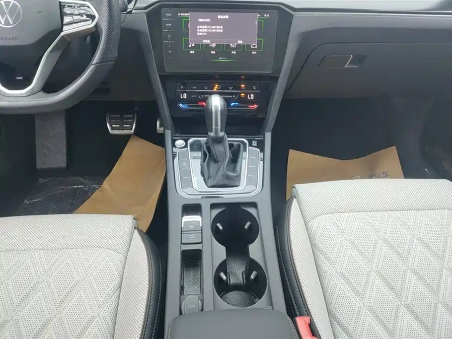 Volkswagen Magotan 2025 Popular Edition 330TSI DSG Luxury фото 16
