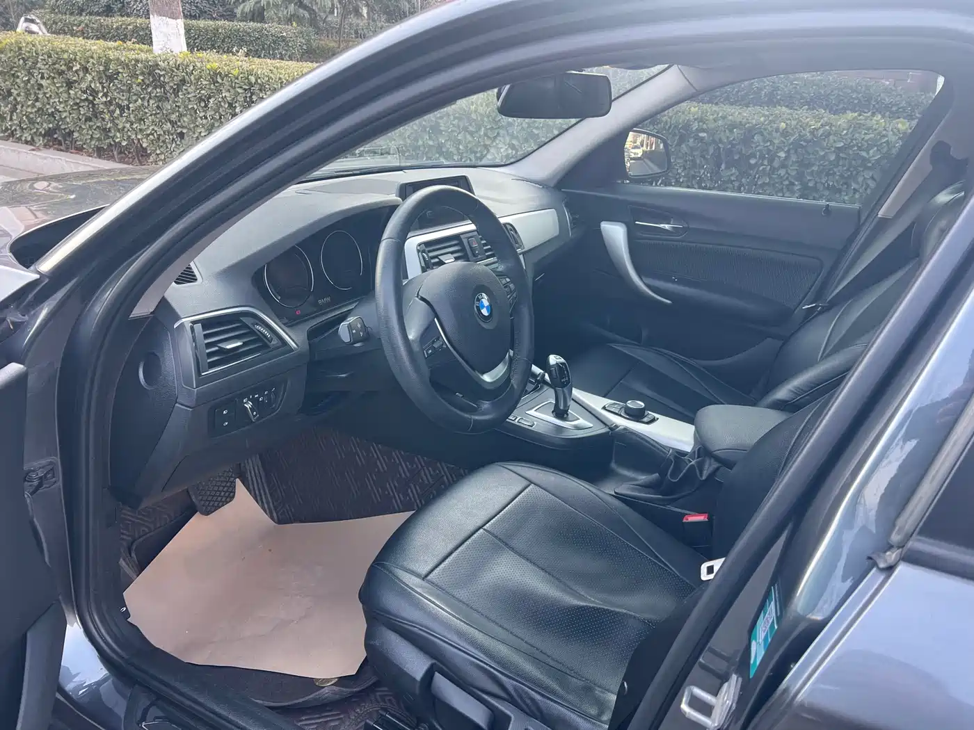BMW 1 Series (Import) 2018 118i Leading фото 7