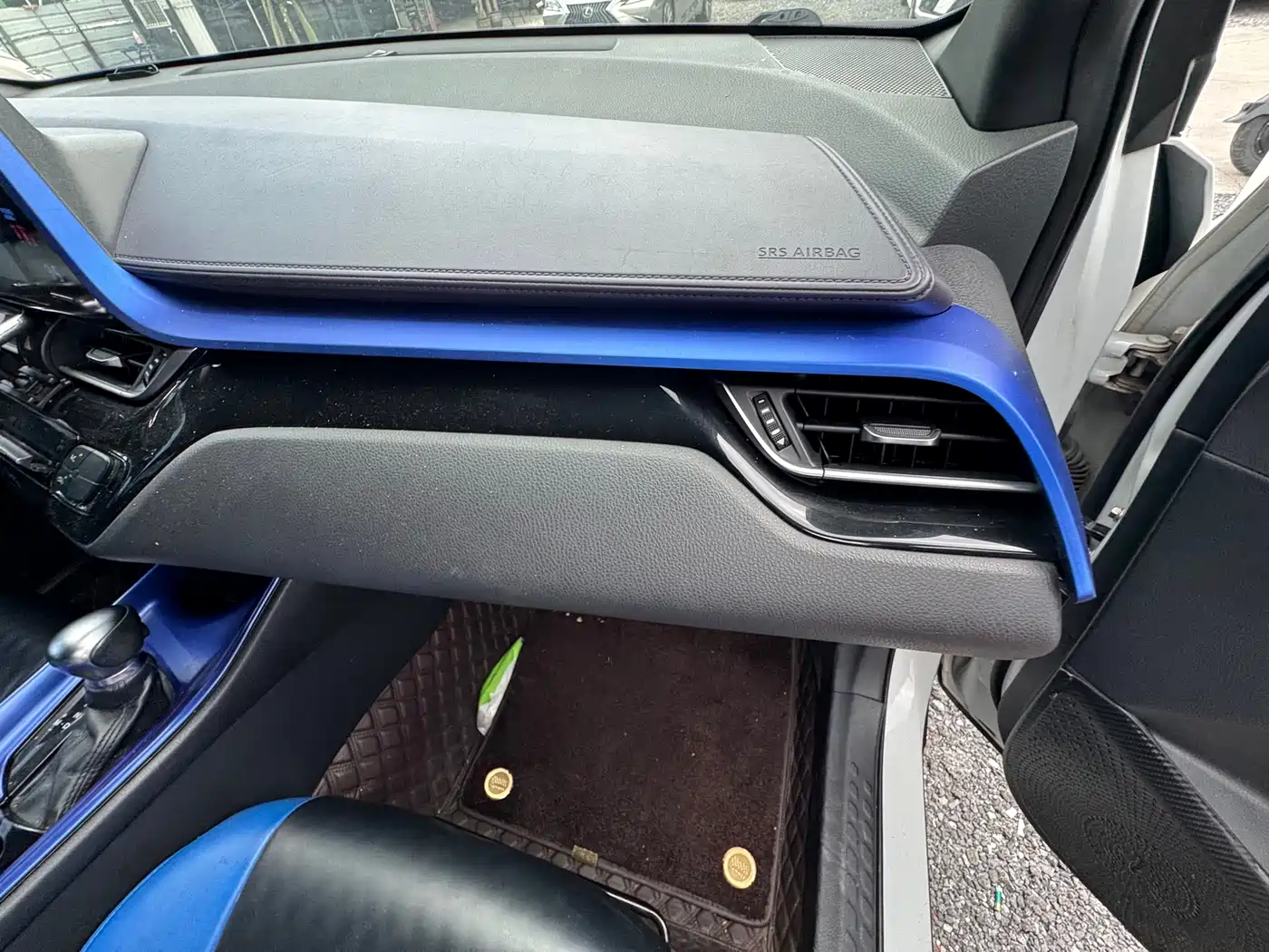 Toyota C-HR 2018 2.0L Leading Sunroof Edition V фото 14
