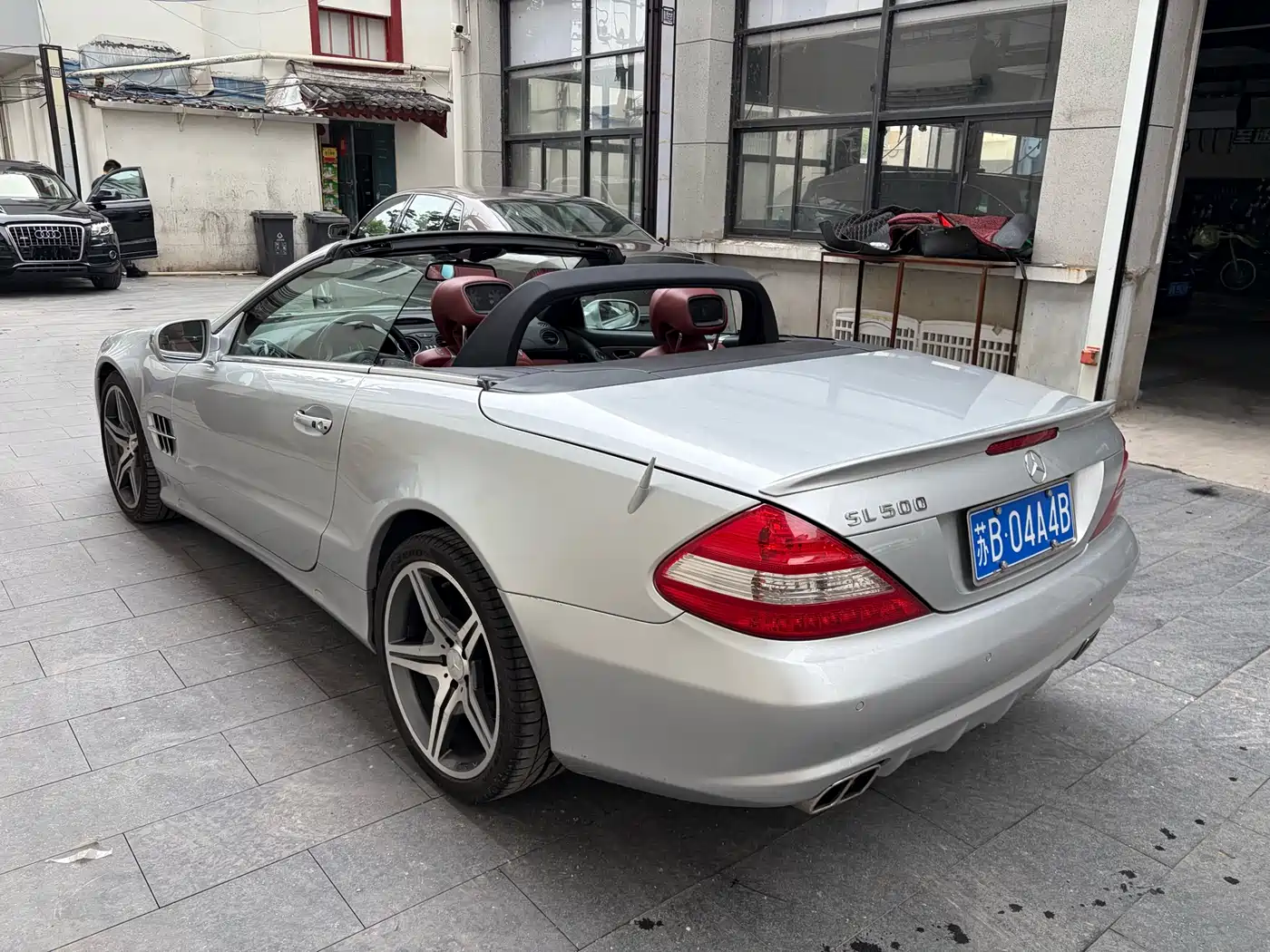 Mercedes-Benz SL-Class 2011 SL 300 Grand Edition фото 7