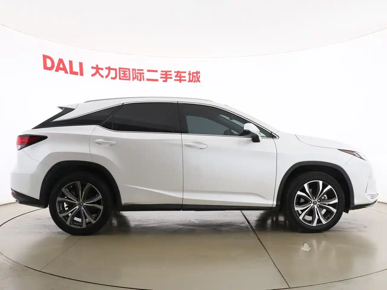 Lexus RX 2020 Facelift 300 AWD Elegance Edition фото 13