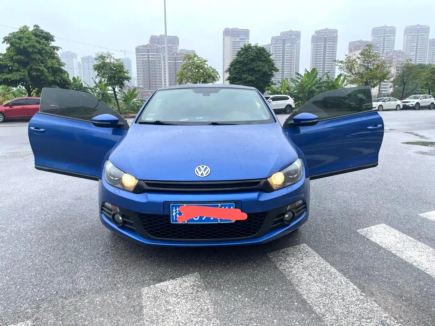 Volkswagen Scirocco 2011 2.0TSI Luxury фото 2