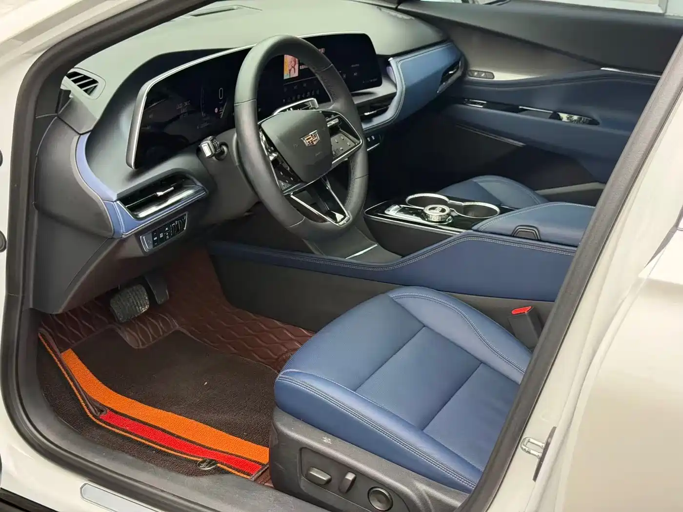 Cadillac GT4 2023 2023 25T Luxury Edition