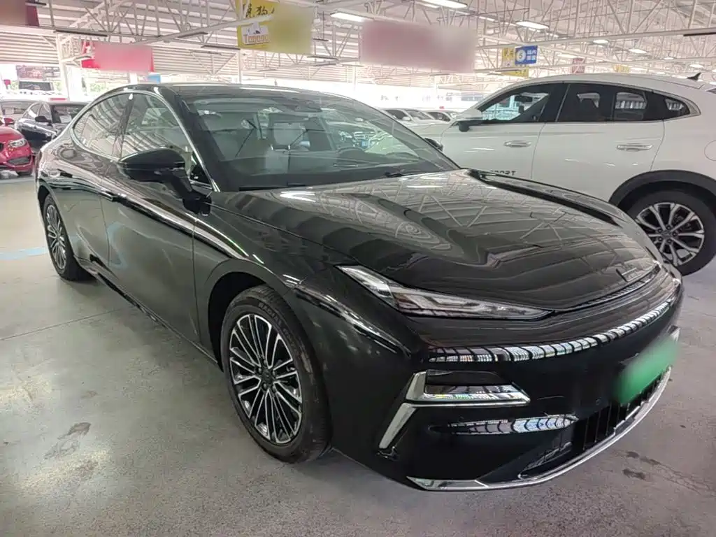 Geely Galaxy Galaxy Xingyao 8 2025 2025 130km EM-i Premium Edition