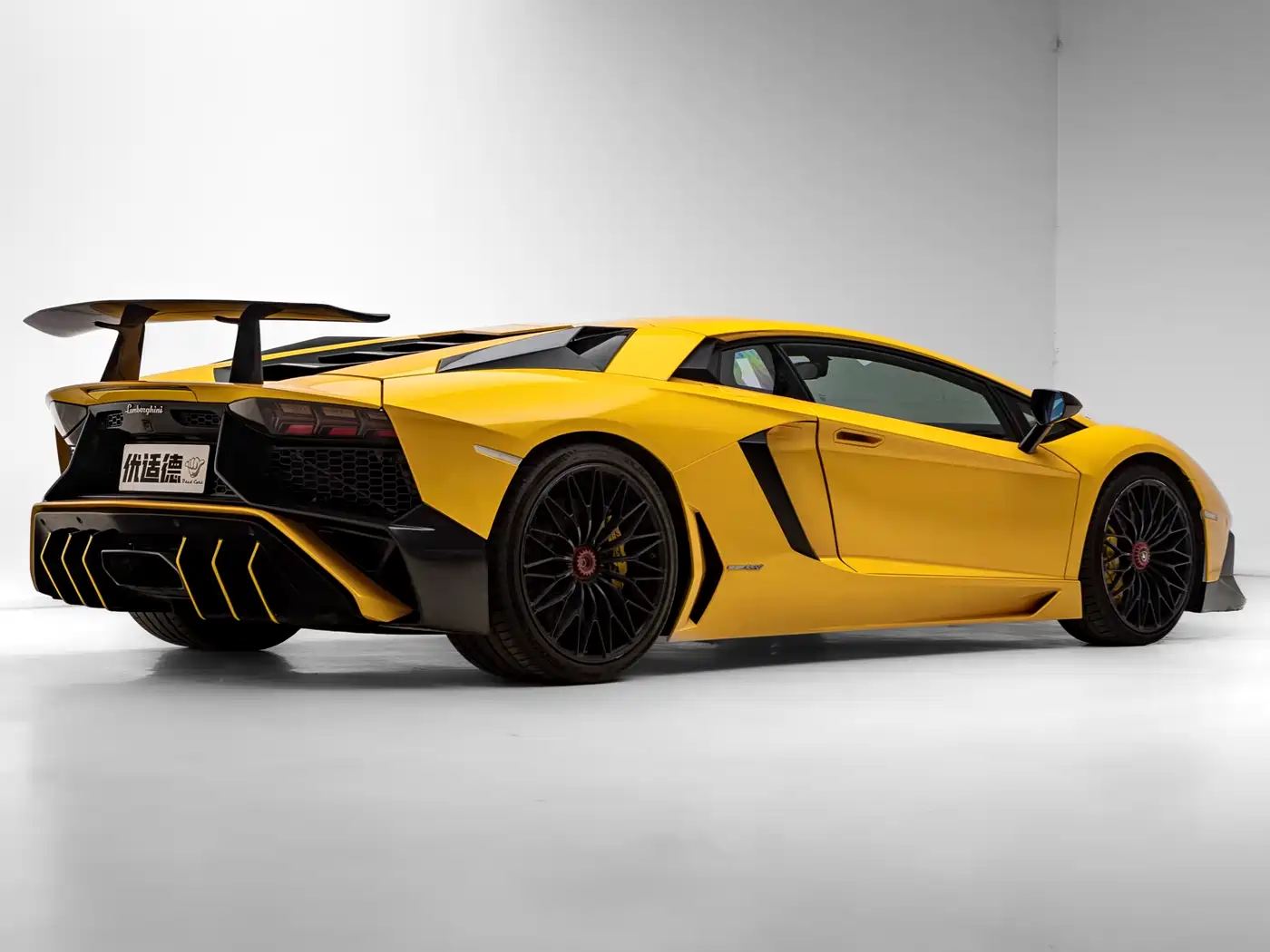 Lamborghini Aventador 2011 LP 700-4 фото 7