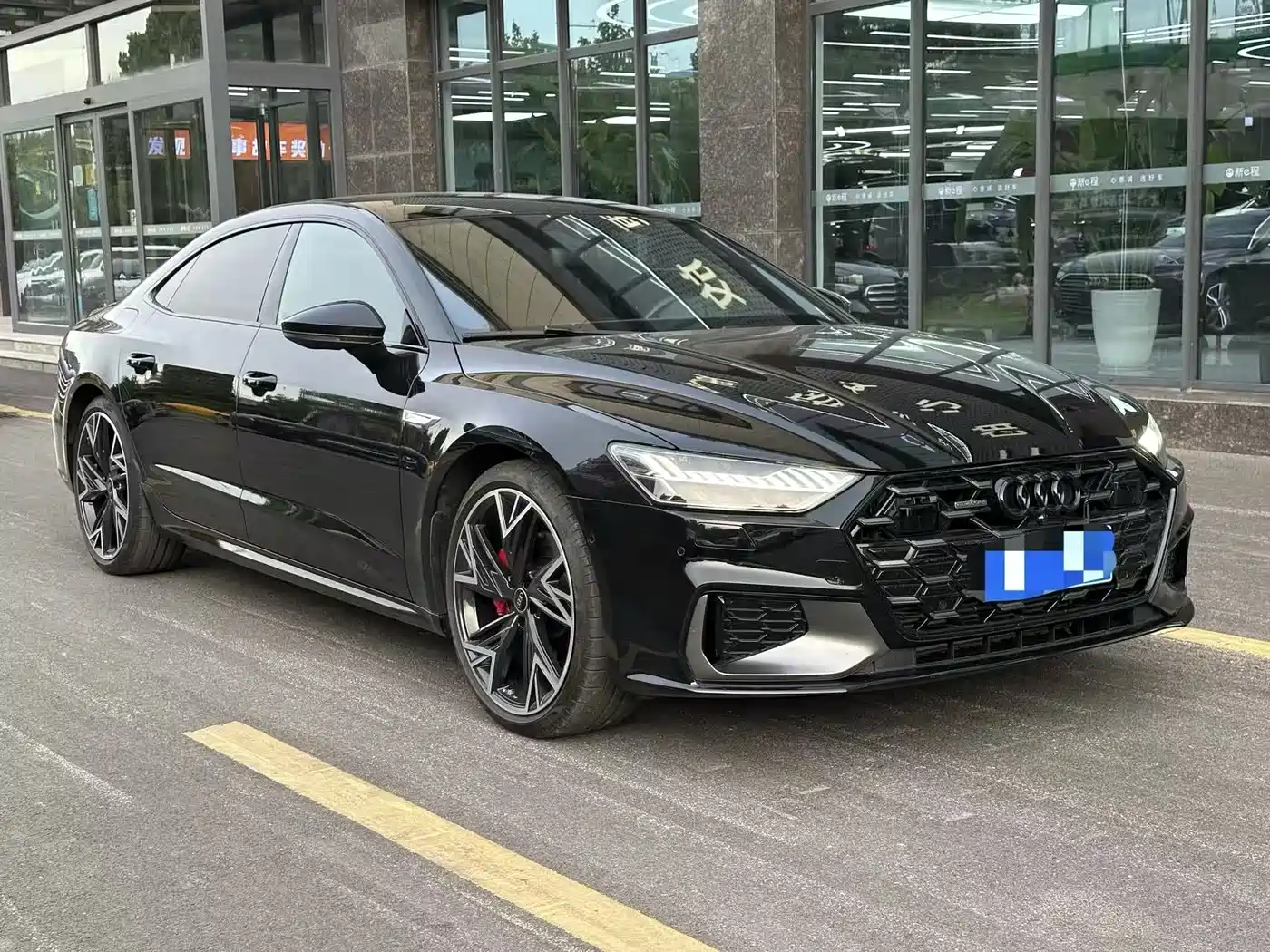 Audi A7L 2024 45 TFSI quattro Black Warrior Edition фото 3