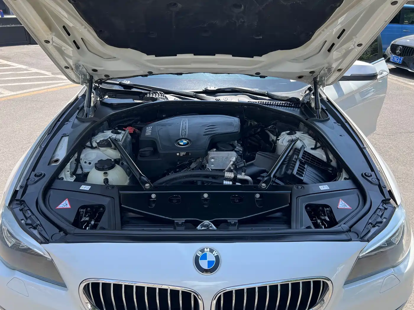 BMW 5 Series 2014 525Li Leading фото 18