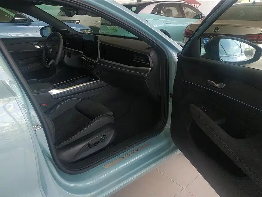 Volkswagen Passat 2025 Model Pro 380TSI Starlight Dragon Premium Edition фото 8