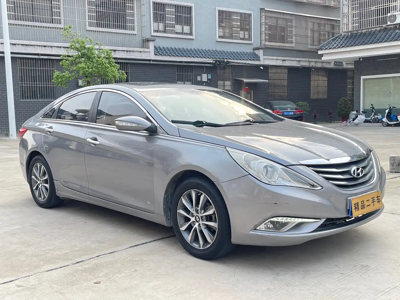 Hyundai Sonata 2013 2.0L Automatic Luxury Edition фото 3