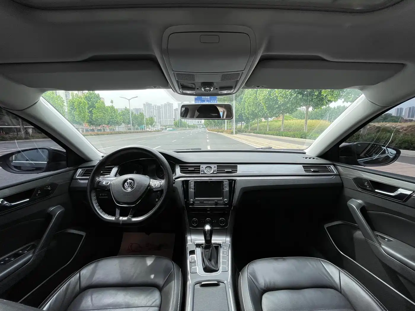 Volkswagen Passat 2017 330TSI DSG Prestige фото 5