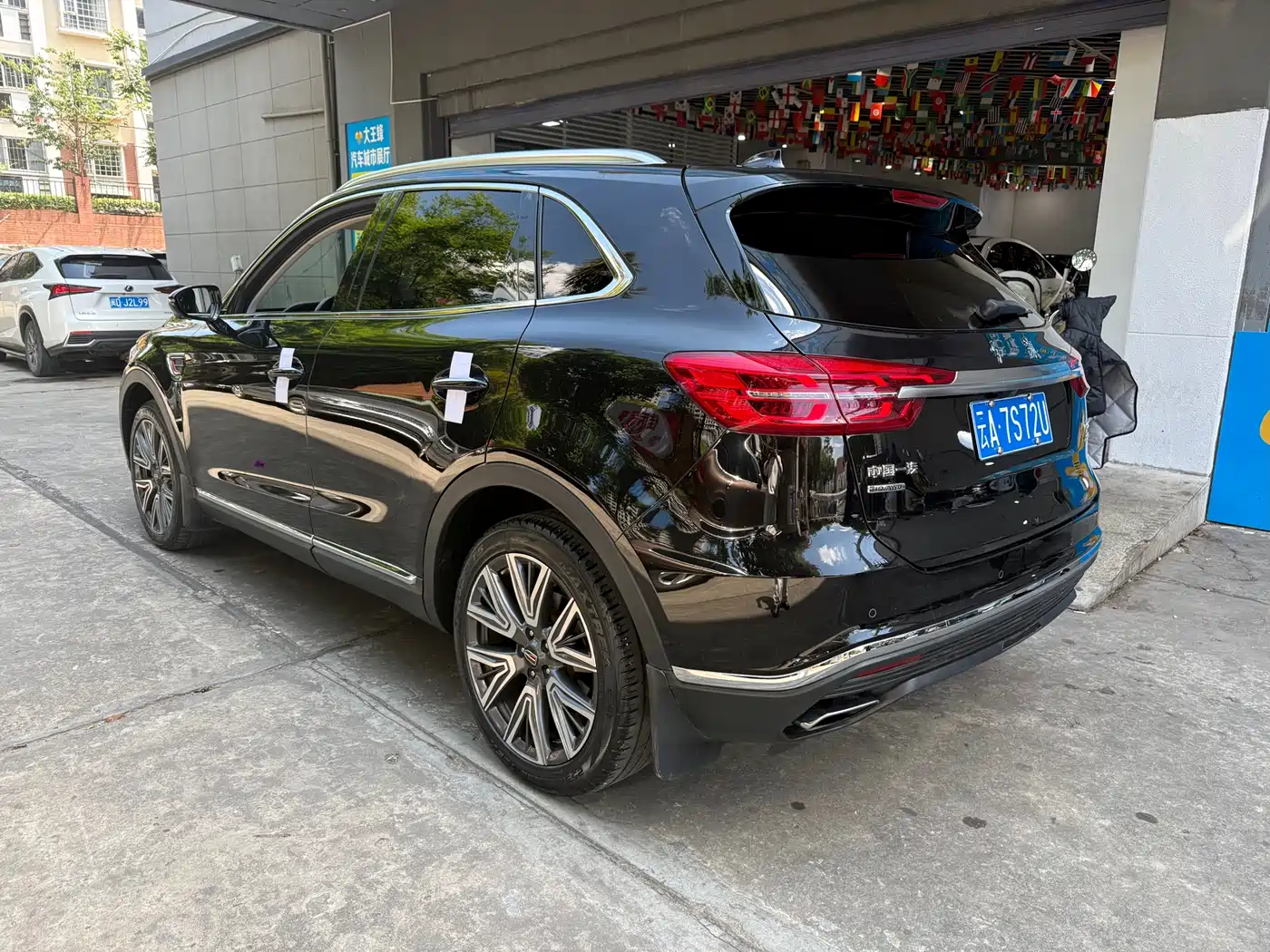 Hongqi HS5 2022 2.0T Smart Connect Flagship AWD Edition фото 17