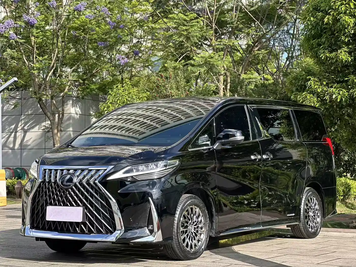 Lexus LM 2020 300h 4-Seat Imperial Edition