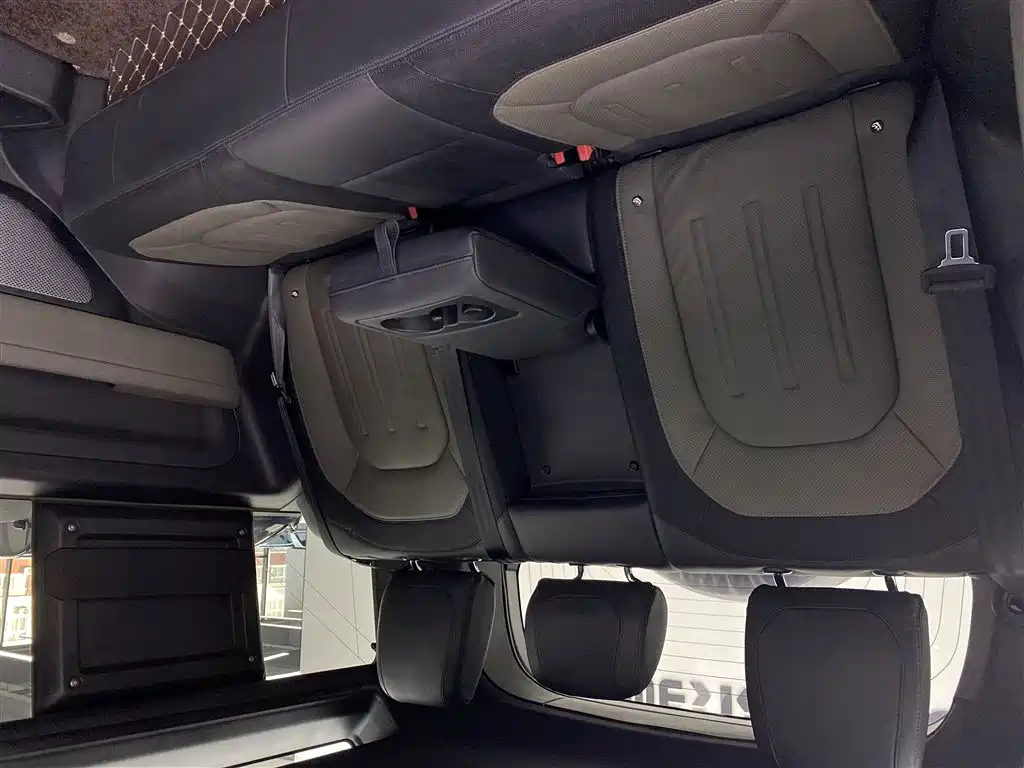 Land Rover Defender 2022 90 2.0T P300 X-DYNAMIC HSE фото 14
