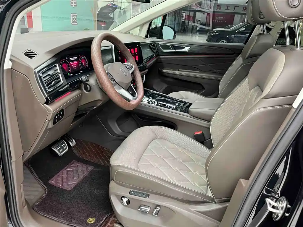 Volkswagen Viloran 2024 380TSI Executive Edition фото 11