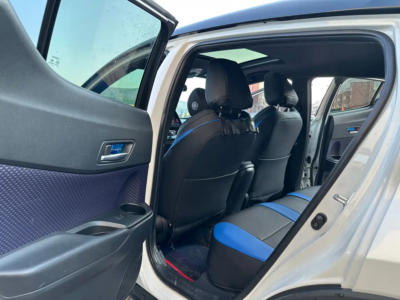 Toyota C-HR 2018 Model 2.0L Luxury Sunroof Version China V фото 5