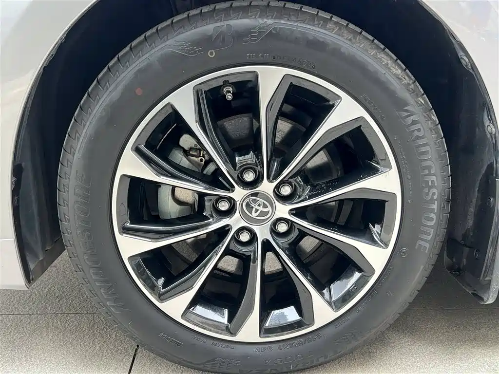 Toyota Avalon 2023 2.0L Luxury Edition фото 13