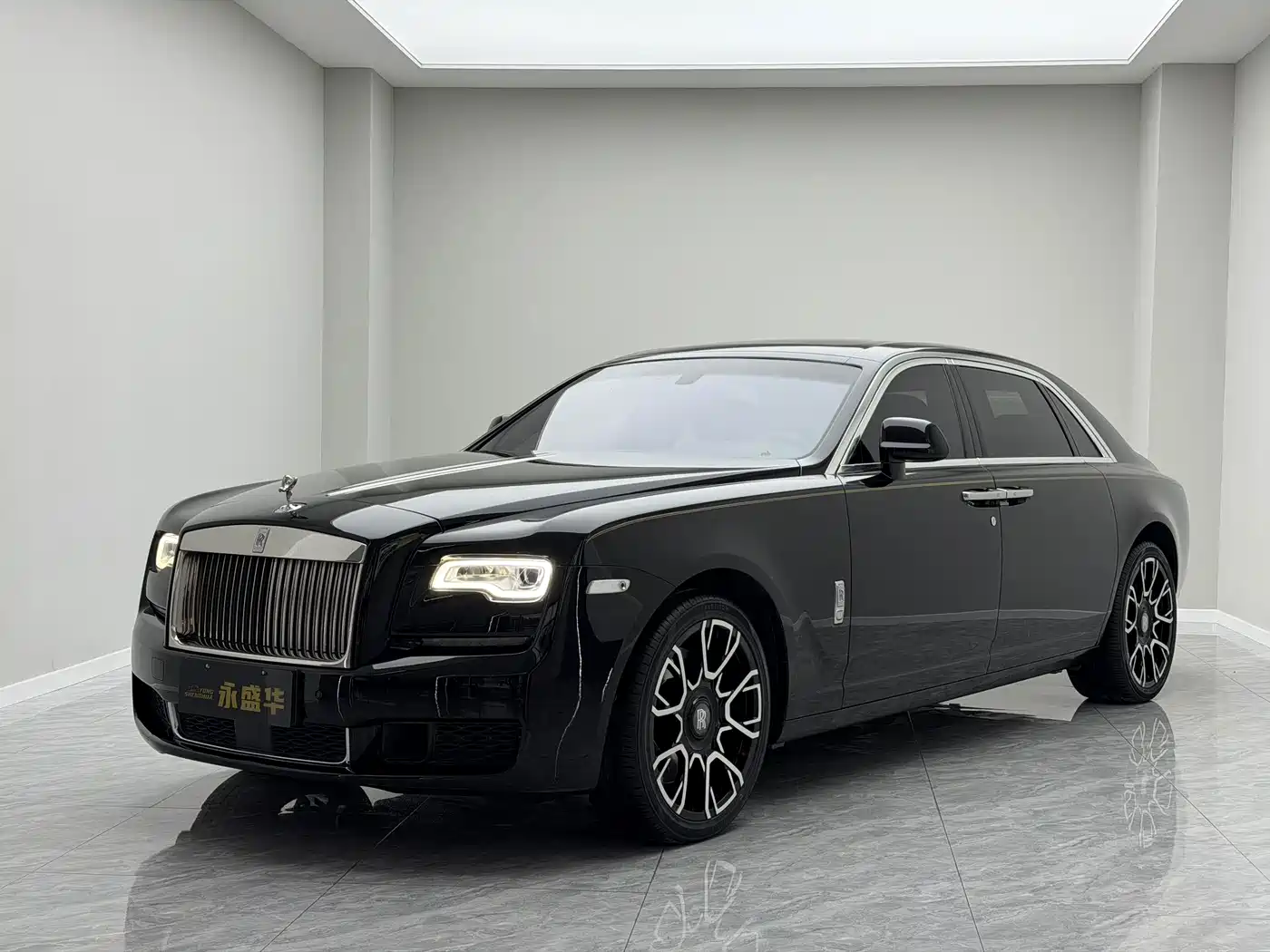 Фото 1 - Rolls-Royce Ghost