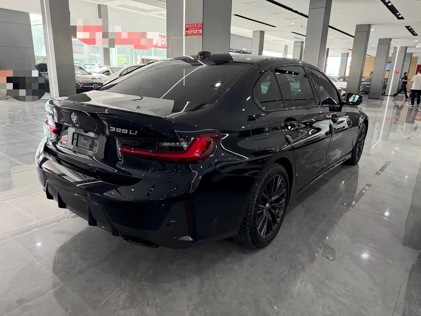 BMW 3 Series 2023 325Li M Sport Black Night Package фото 9