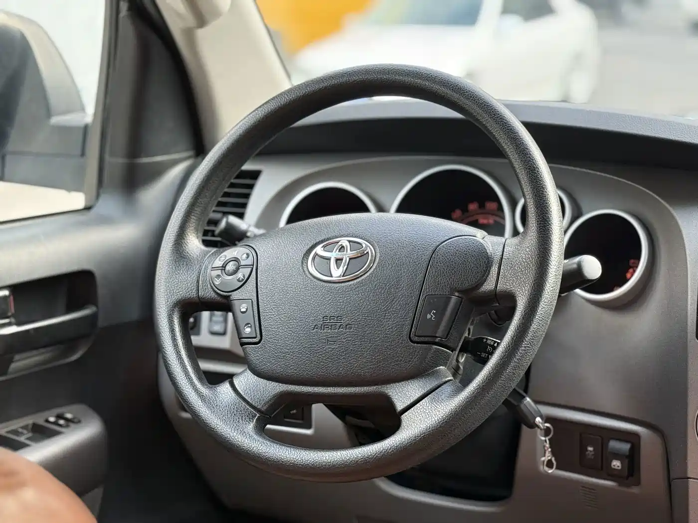 Toyota Tundra 2013 2011 5.7 Standard Model