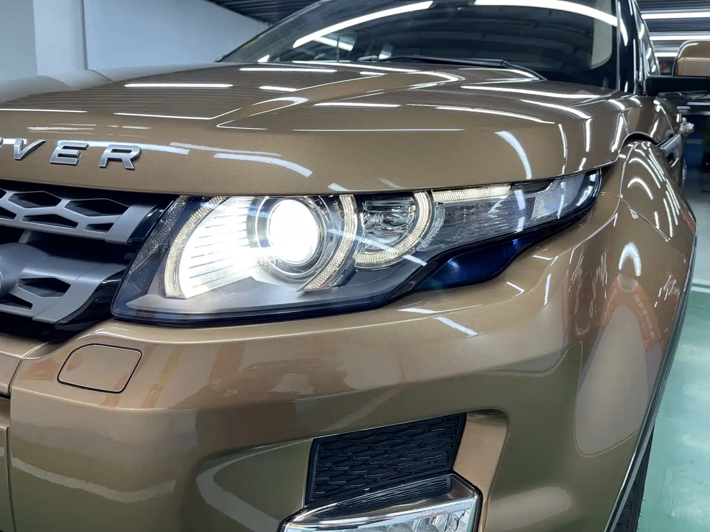 Land Rover Range Rover Evoque 2015 2.0T 5-Door Intelligent Edition фото 28