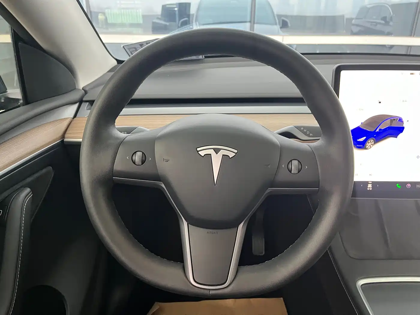 TESLA MODEL Y