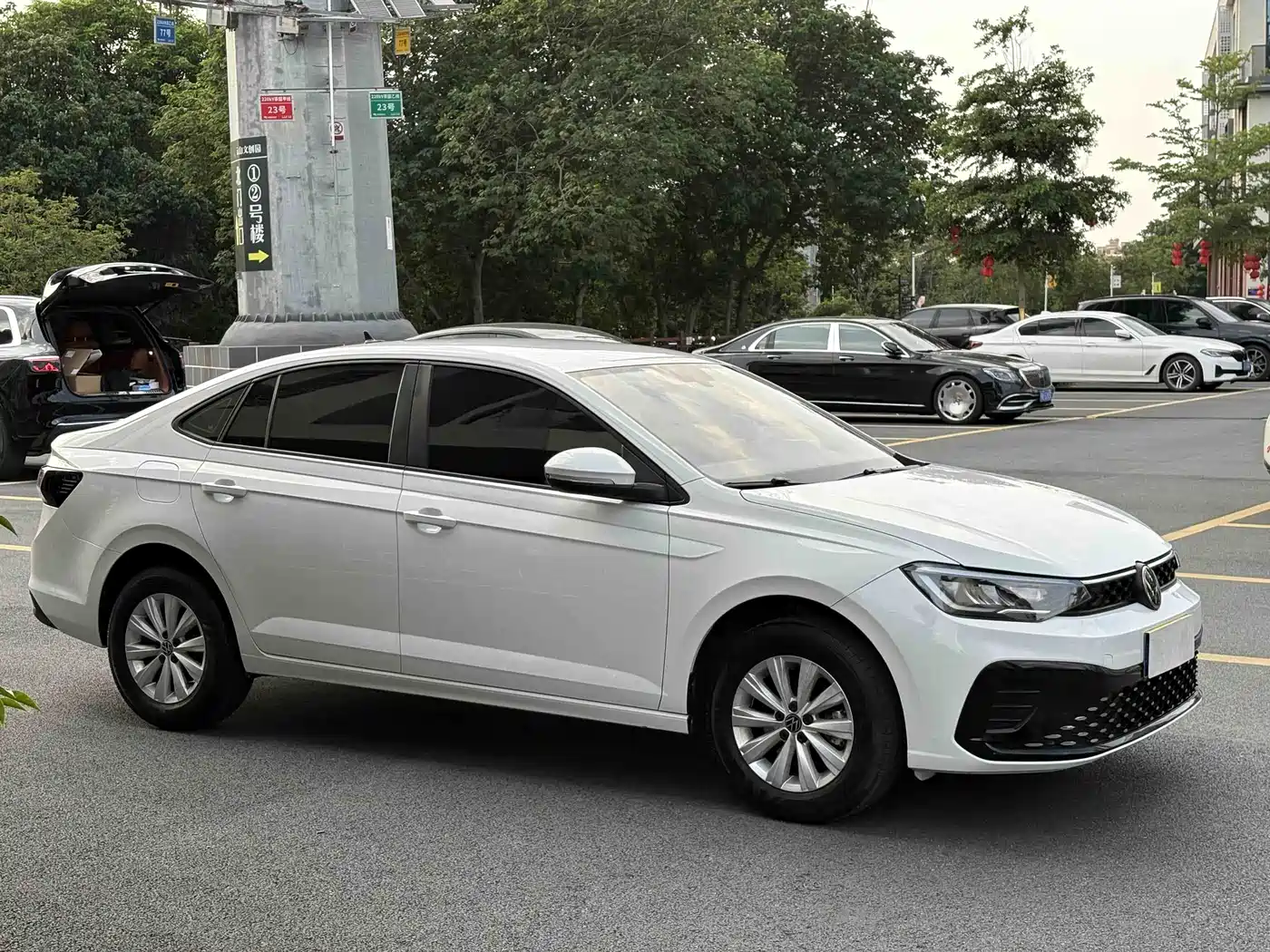 Volkswagen Lavida 2023 Xinrui 1.5L Auto Xinyi Edition фото 3