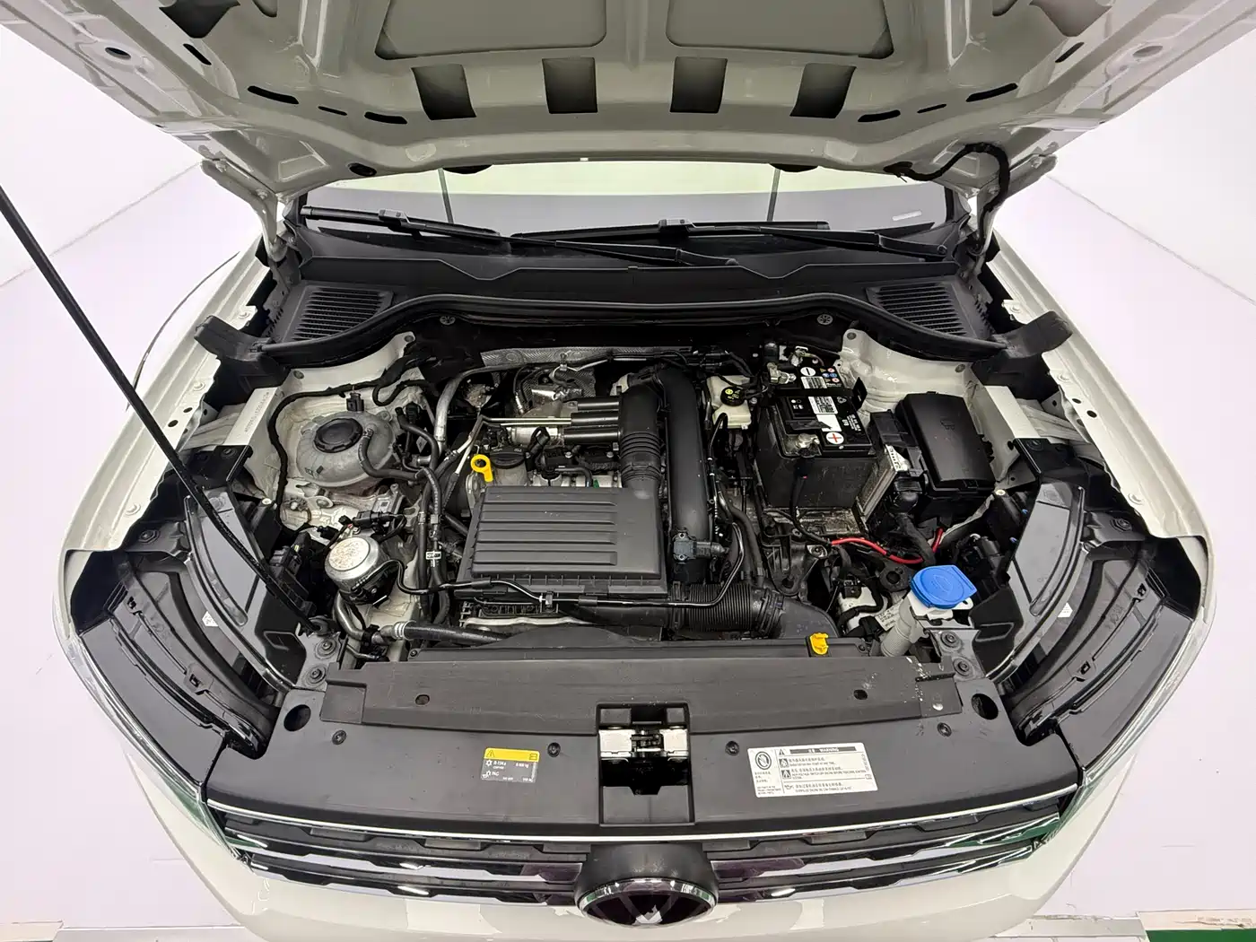 Volkswagen Tharu 2022 280TSI FWD Luxury Edition фото 8