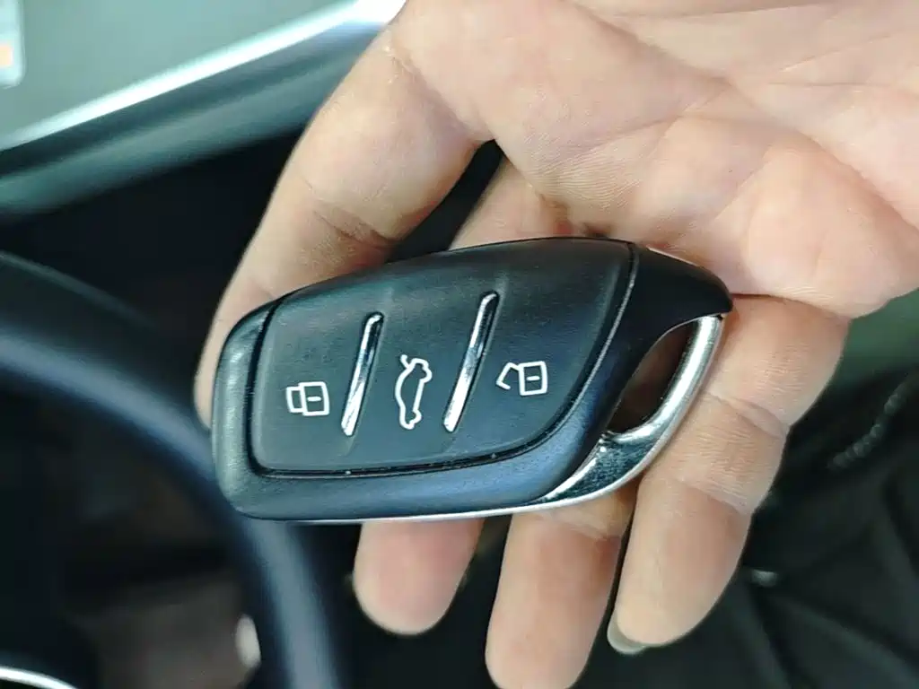 Фото 9 - Roewe D6