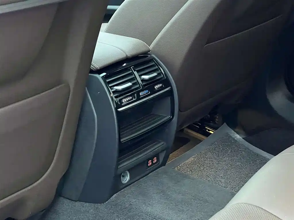 BMW 5 Series 2023 530Li Leading M Sport Package фото 27